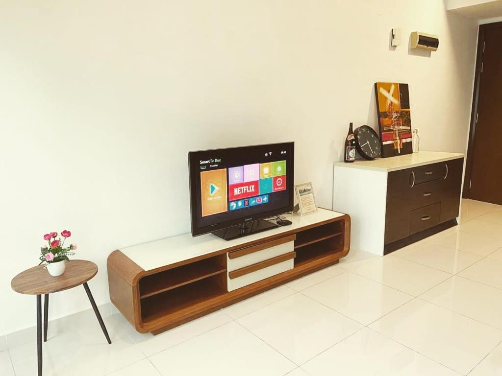 Regalia Suites Klcc View Rooftop Infinity Pool By Angkasa Homes 吉隆坡 外观 照片