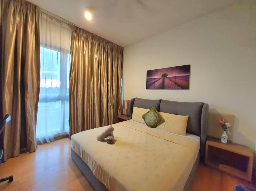 Regalia Suites Klcc View Rooftop Infinity Pool By Angkasa Homes 吉隆坡 外观 照片