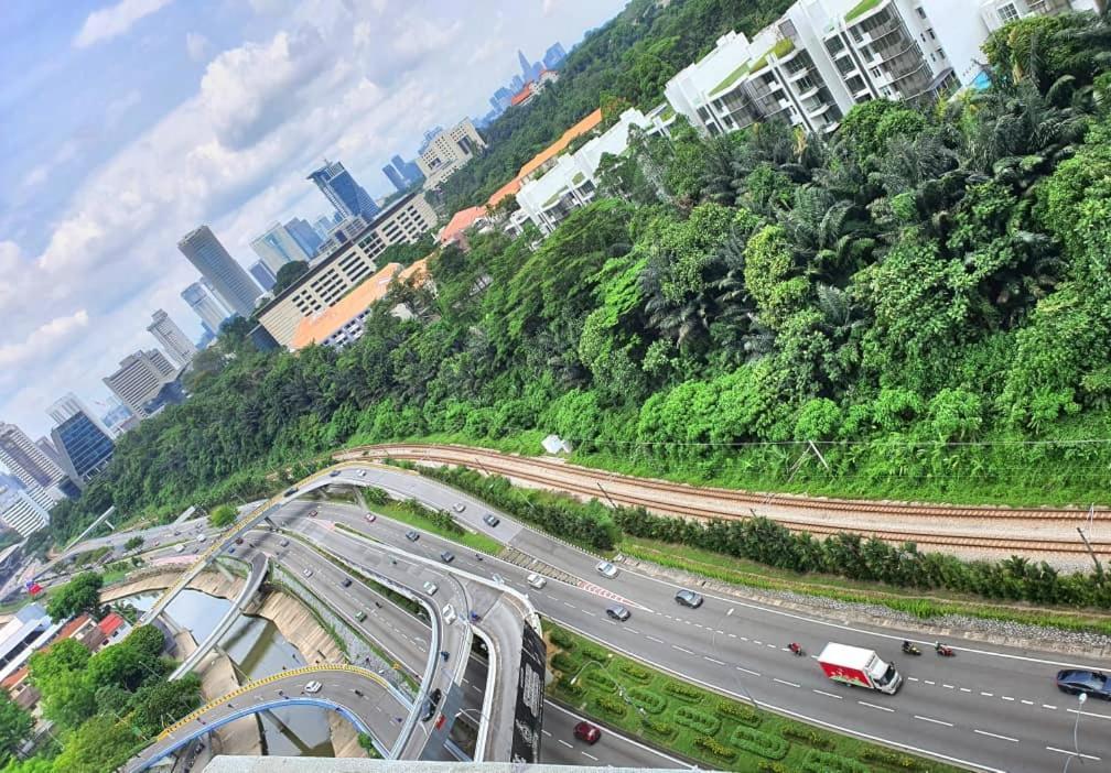 Regalia Suites Klcc View Rooftop Infinity Pool By Angkasa Homes 吉隆坡 外观 照片