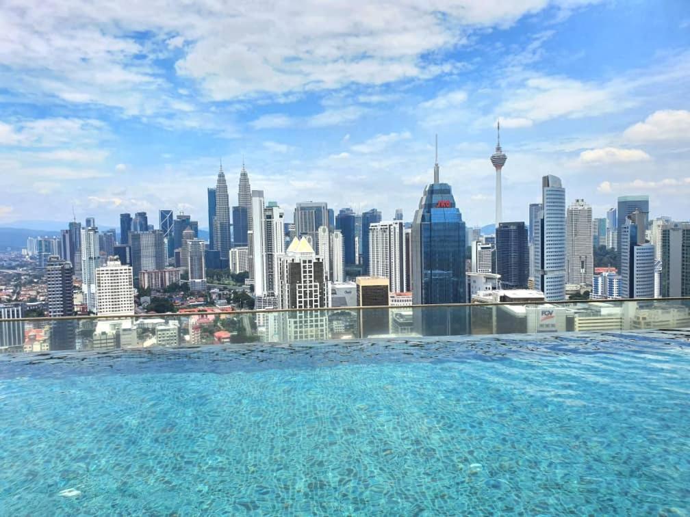 Regalia Suites Klcc View Rooftop Infinity Pool By Angkasa Homes 吉隆坡 外观 照片