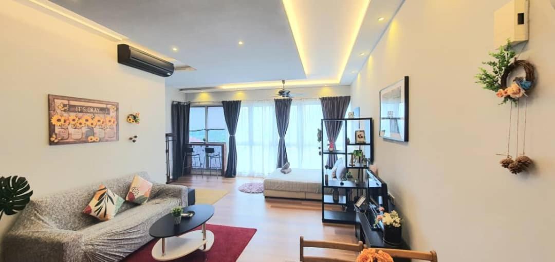 Regalia Suites Klcc View Rooftop Infinity Pool By Angkasa Homes 吉隆坡 外观 照片